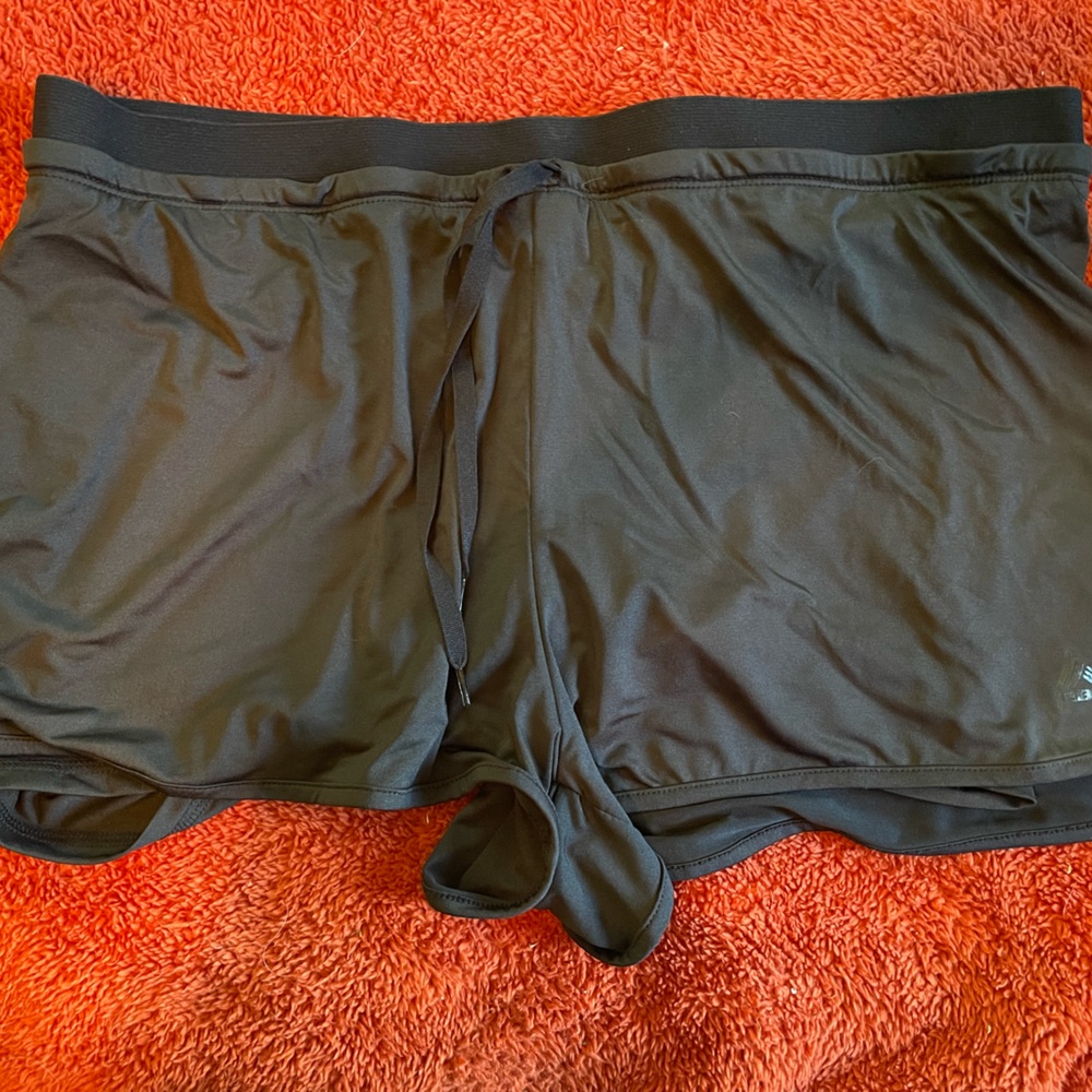 Size L Reebok RBX perf shorts.